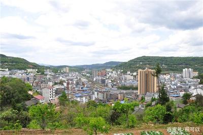广元剑阁:登鹤鸣山拜文峰塔,俯瞰老县城普安镇,景色真美